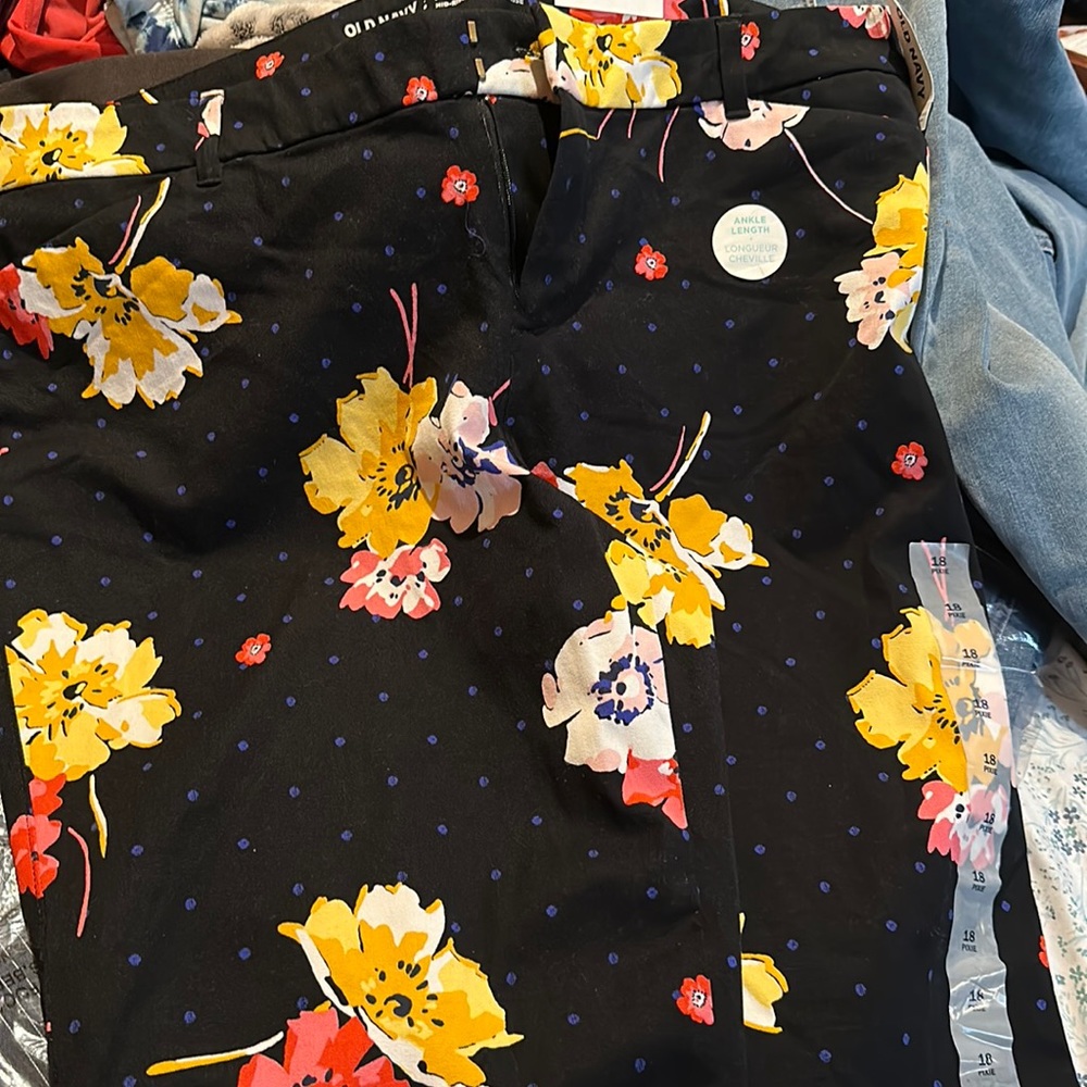 Old Navy Floral pixie pants